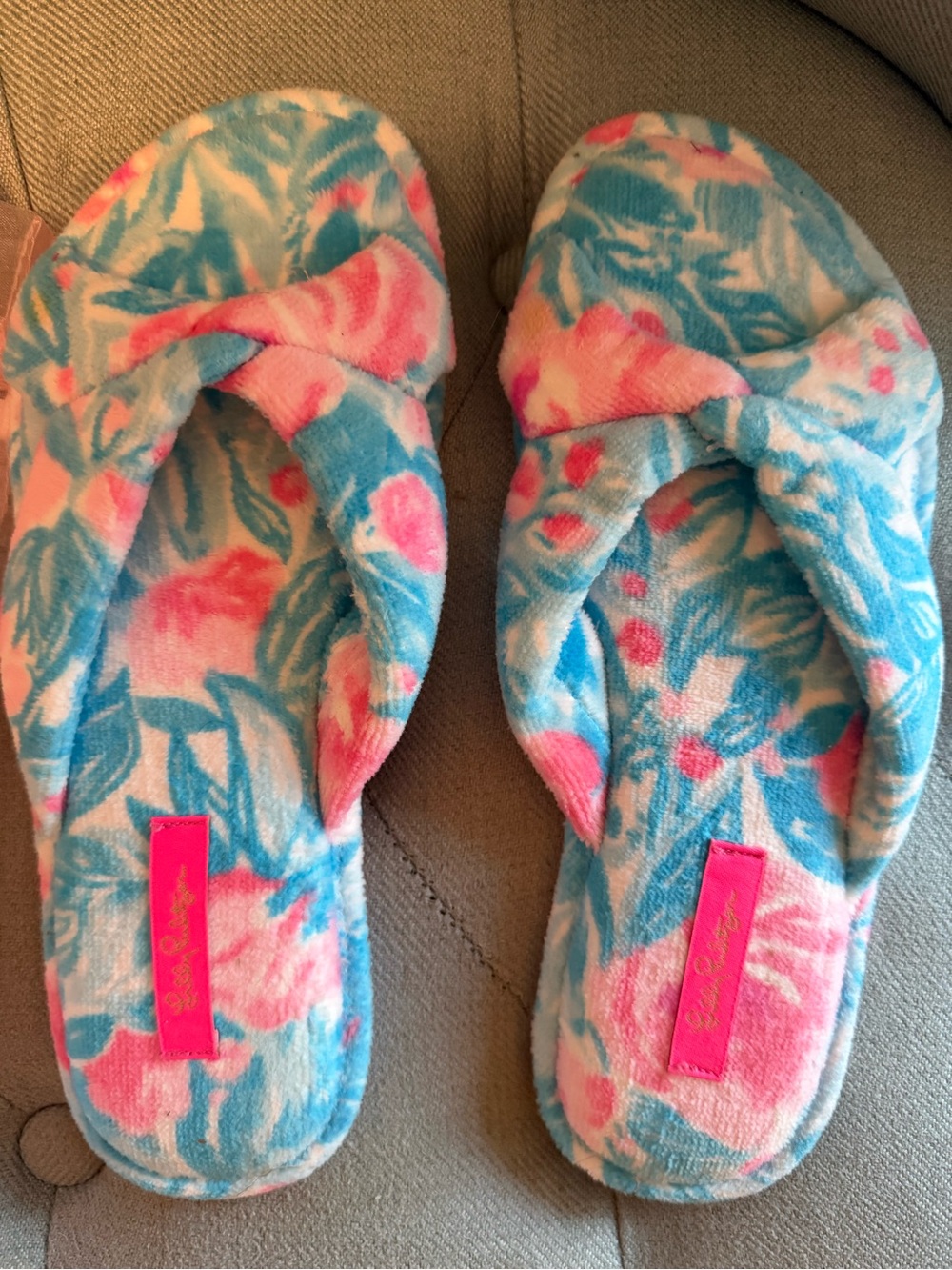 Lilly Pulitzer Terry spa slippers in Bondi Blue